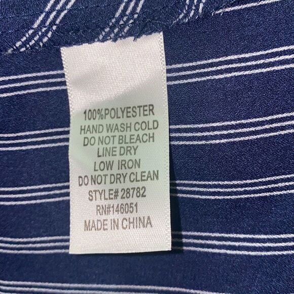 ✨Striped Navy & White Front Tie Blouse✨ - Picture 5 of 5